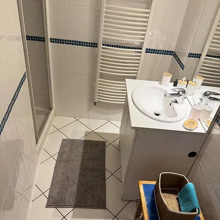 Spacious, 2 3 Beds, Floor&parking Apartamento