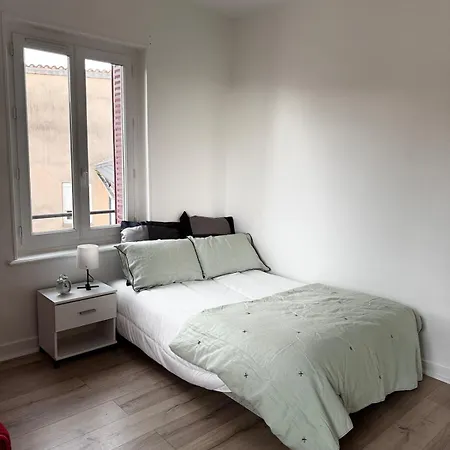 Spacious, 2 3 Beds, Floor&parking Apartamento